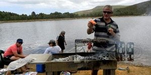 Deon Kloppers by die Bring-en-Braai na die 4 x 4 rit  